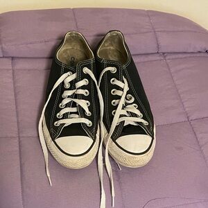 Converse women’s size 8, black